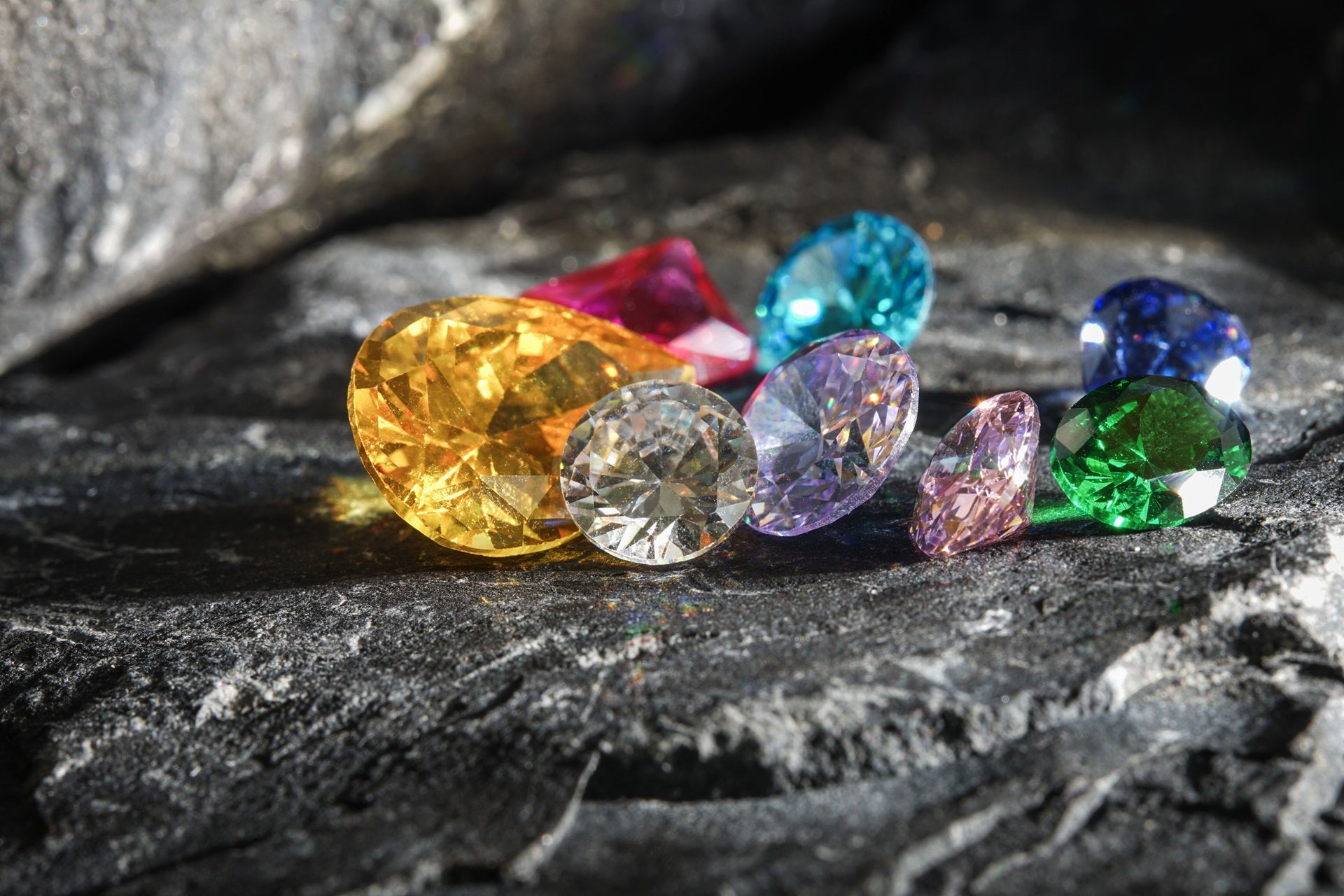 Custom Birthstone Jewelry: Create Meaningful Personalized Gemstone Pieces for Your Loved Ones