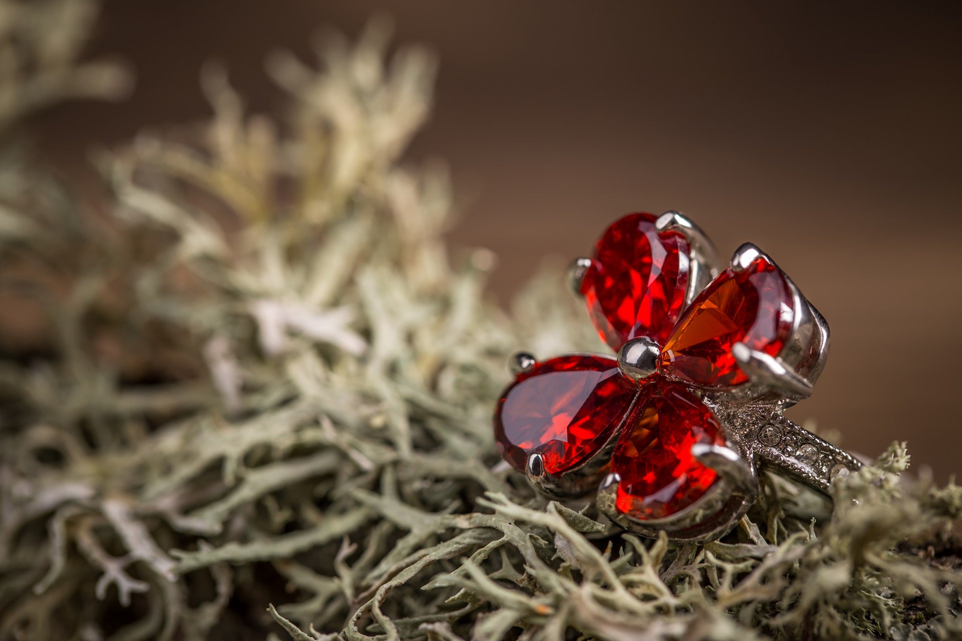 Gemstone Meanings and Their Influence on Jewelry Design