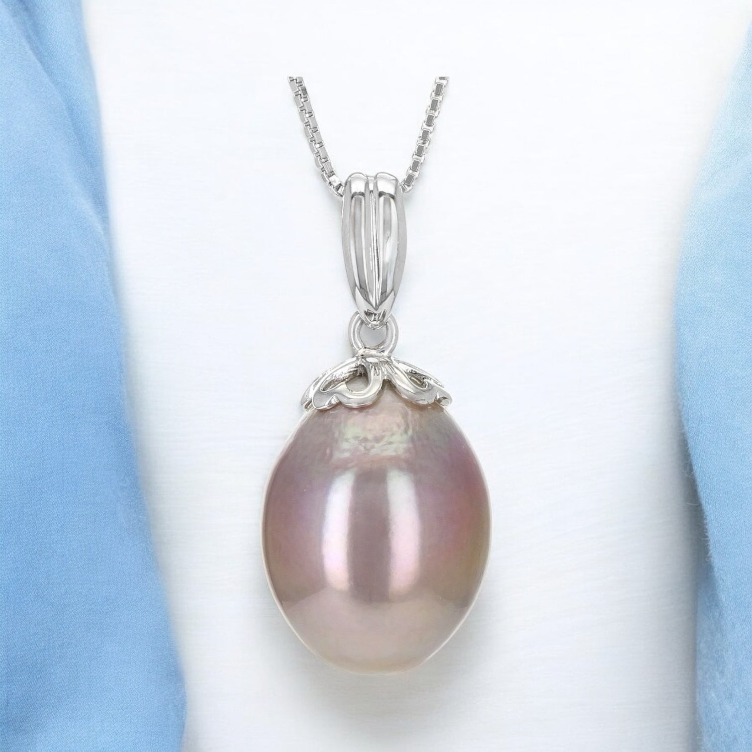 Radiant Bloom: Cultured Kasumiga Pearl Pendant Necklace in Sterling Silver