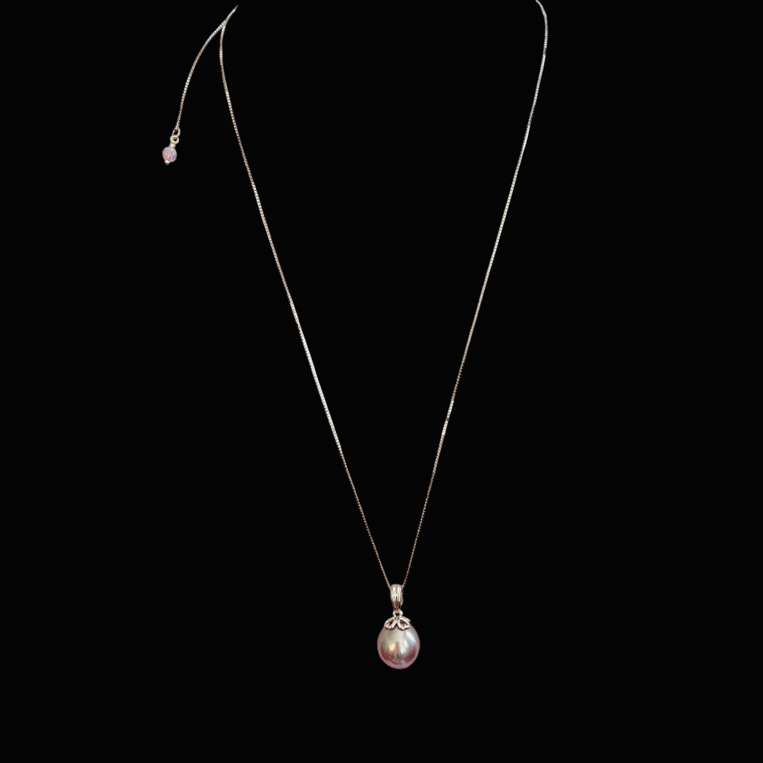 Radiant Bloom: Cultured Kasumiga Pearl Pendant Necklace in Sterling Silver