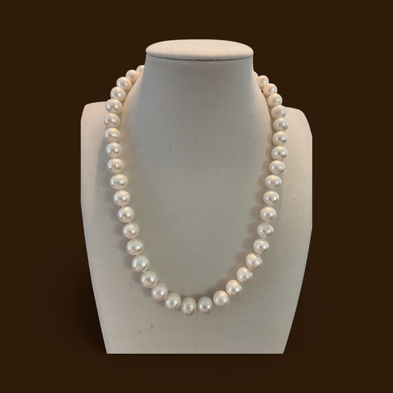 Cream Cultured Freshwater Pearl Necklace (10 - 11 mm)