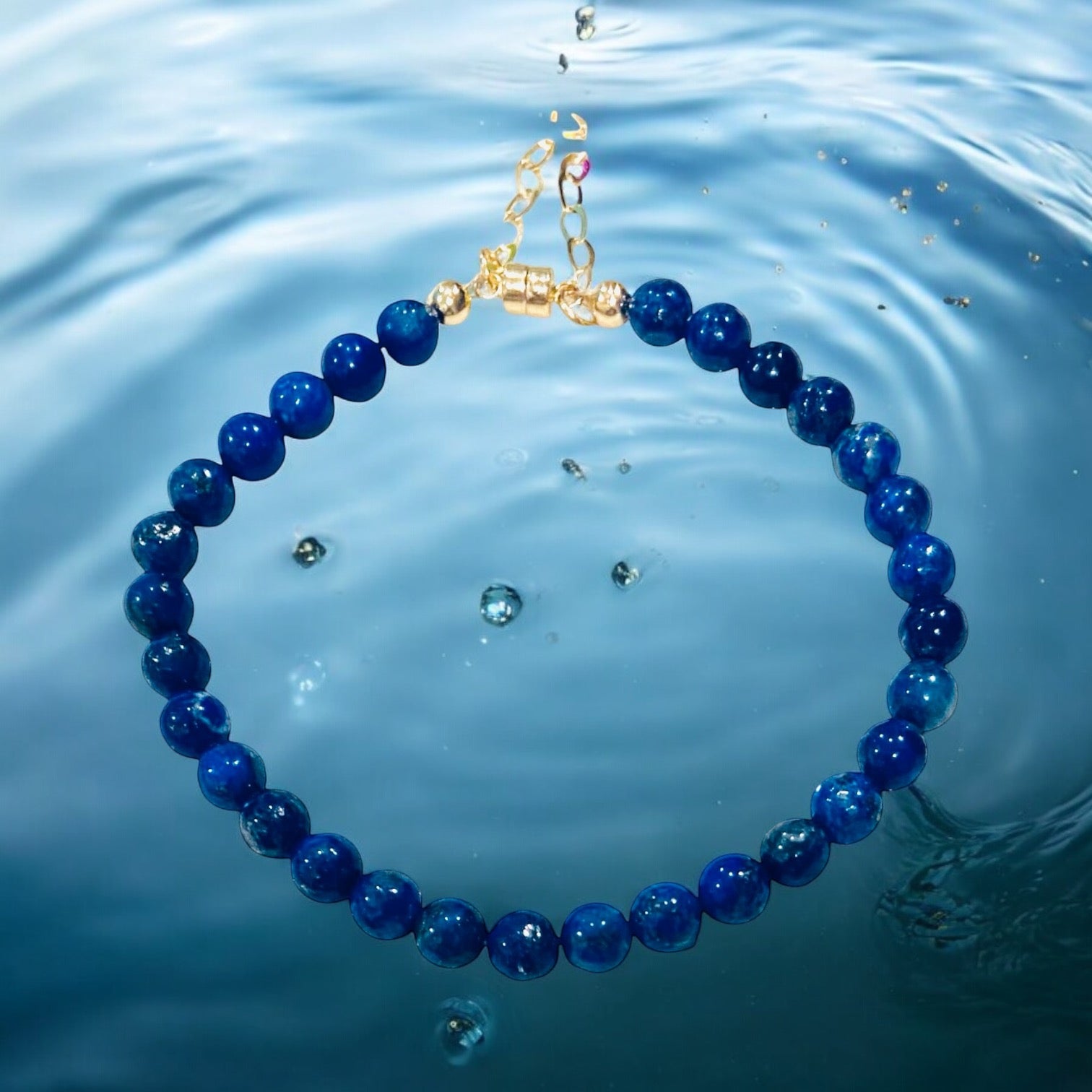 lapis lazuli line bracelet in 14K Gold