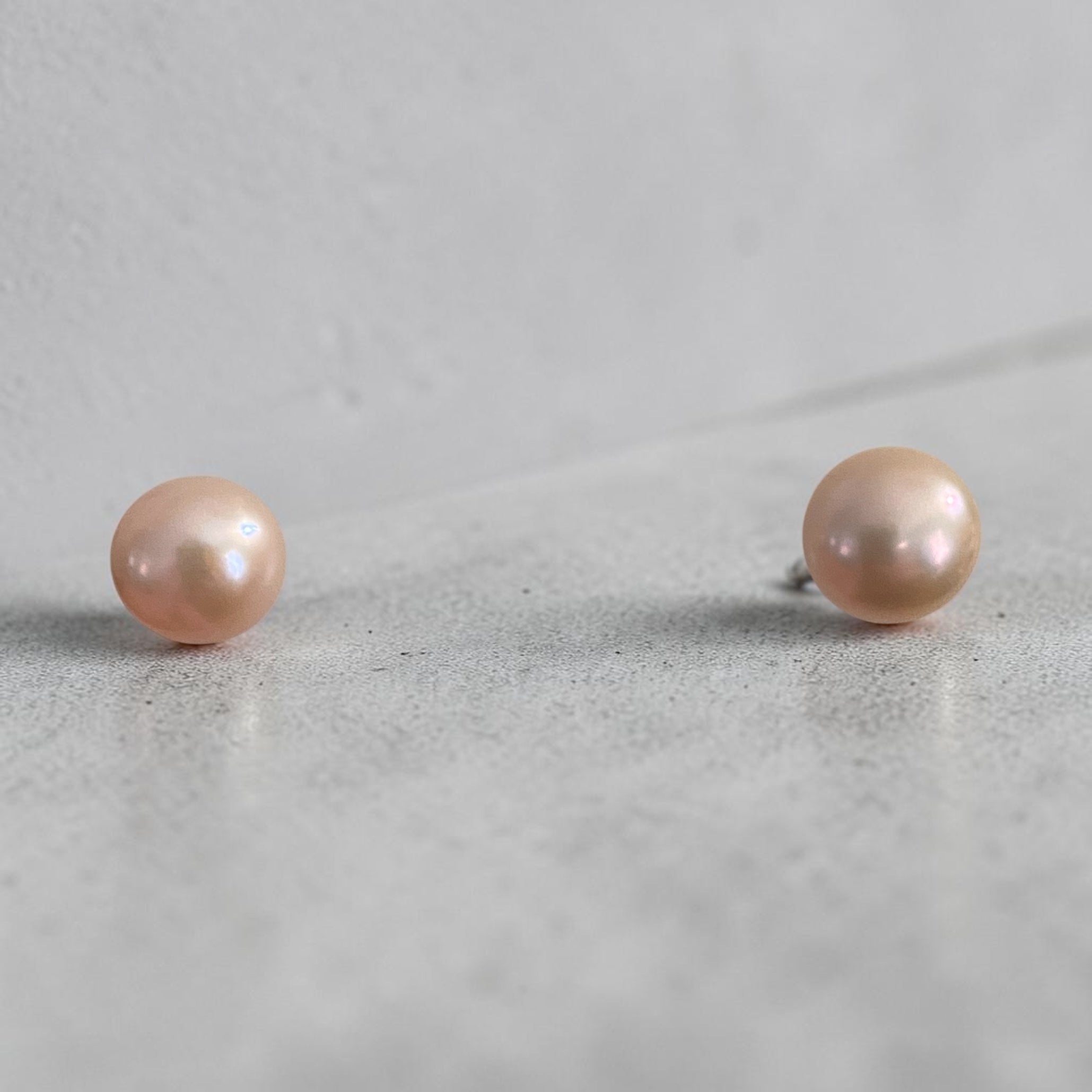 Sterling Silver Lavender Cultured Freshwater Pearl Stud Earrings, 10mm